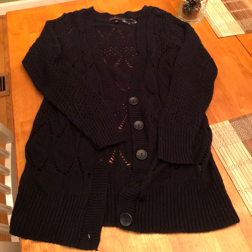 Long button Black sweater